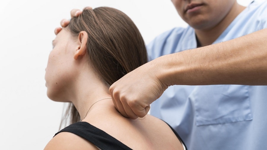 فیزیوتراپی گردن در منزل